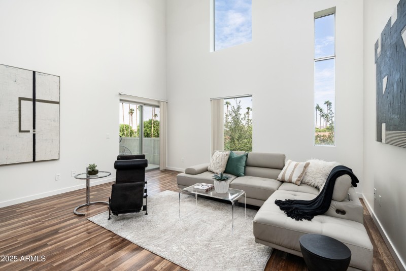 04-1111 W University Dr (4 of 37)