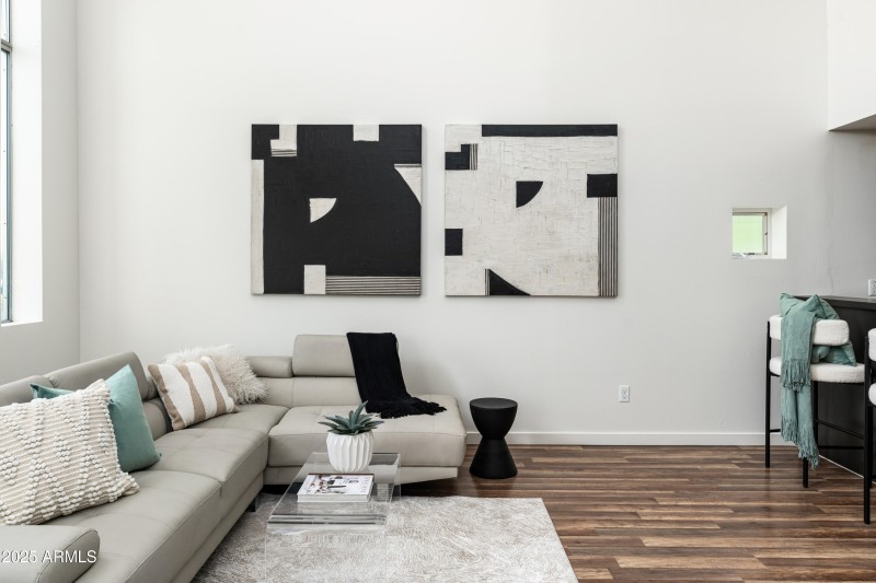 05-1111 W University Dr (5 of 37)