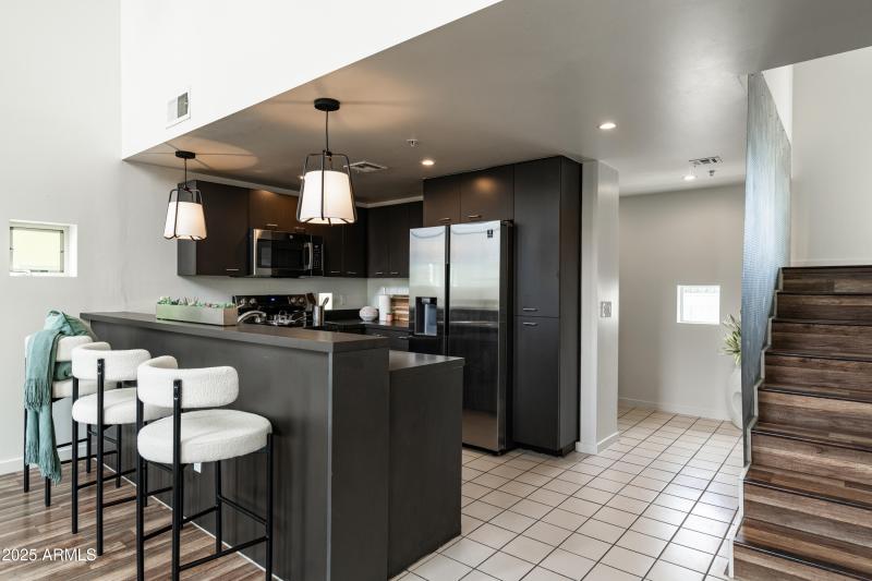 16-1111 W University Dr (16 of 37)