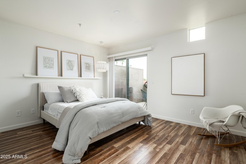 19-1111 W University Dr (19 of 37)