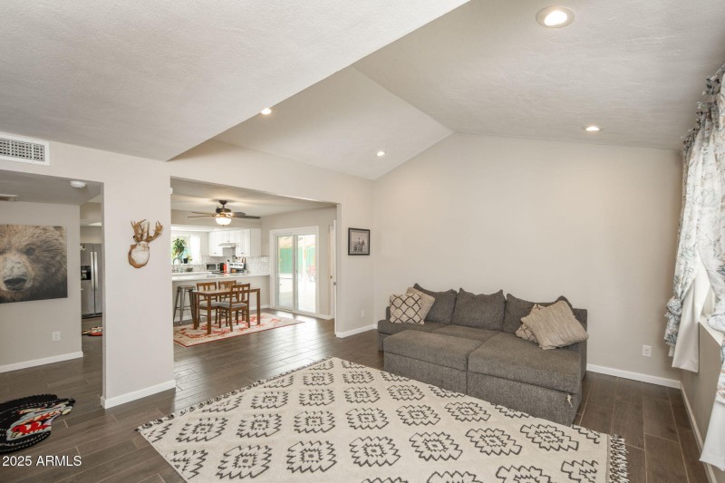 16-web-or-mls-557-s-visalia