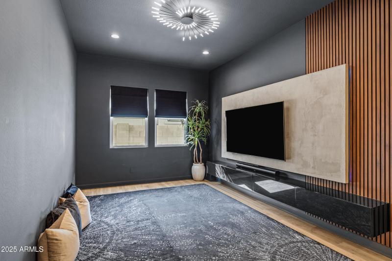 4030 W Serpentine Dr-6