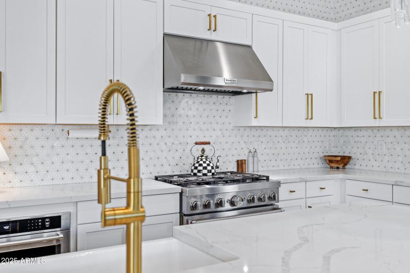 4030 W Serpentine Dr-13