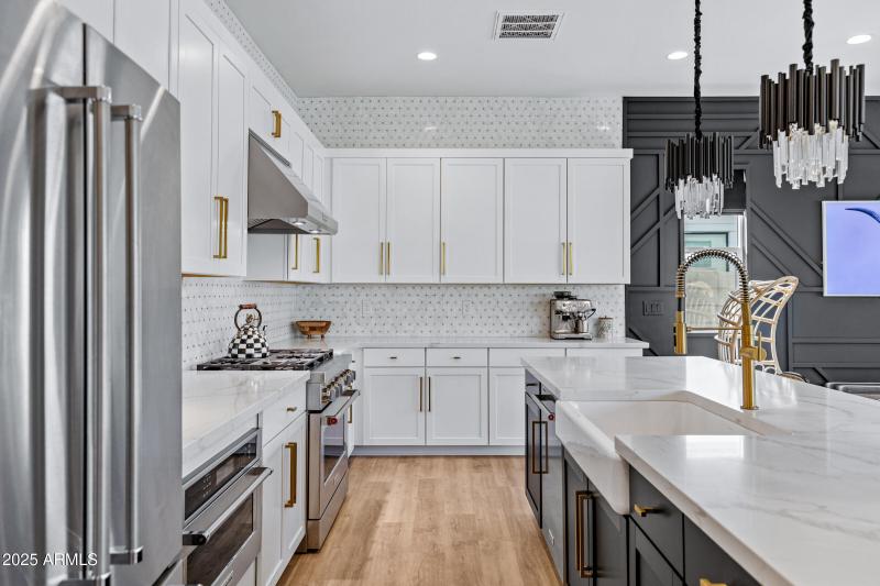 4030 W Serpentine Dr-14