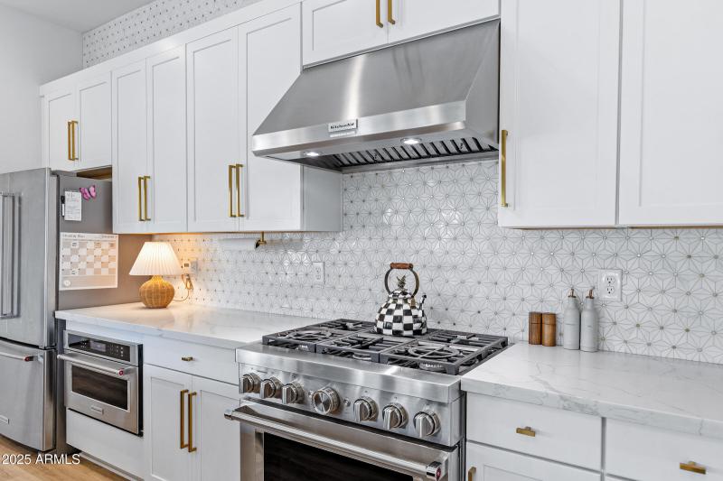 4030 W Serpentine Dr-15