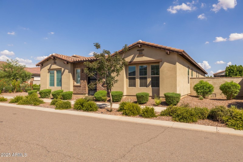 3)FRONT OF HOME