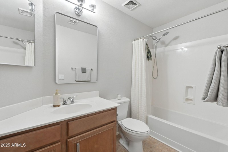 2nd Bathroom