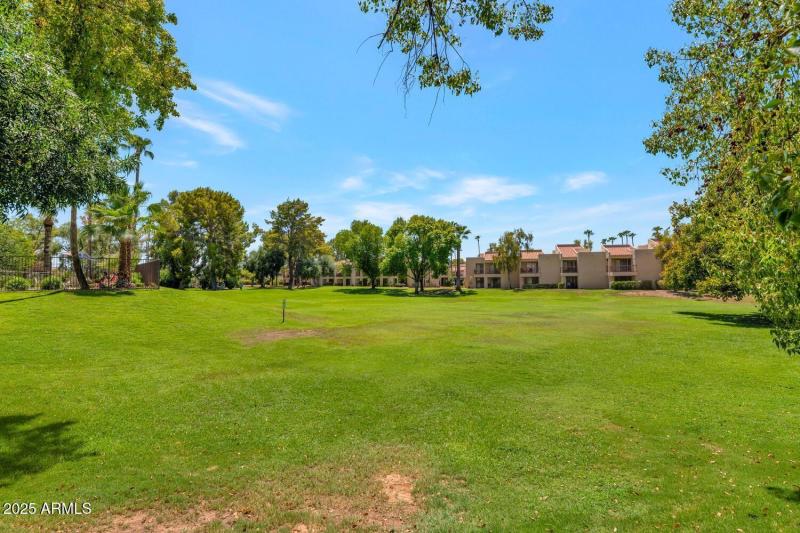 9445 N 94th Pl-large-005-025-TOD3315-150