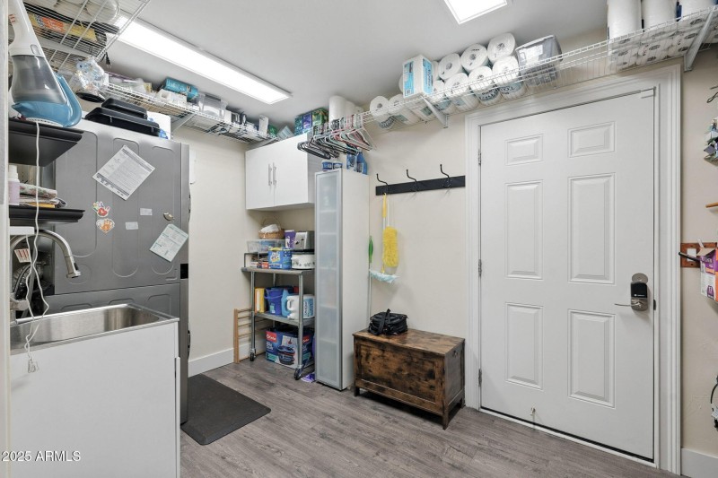 Storage/Laundry