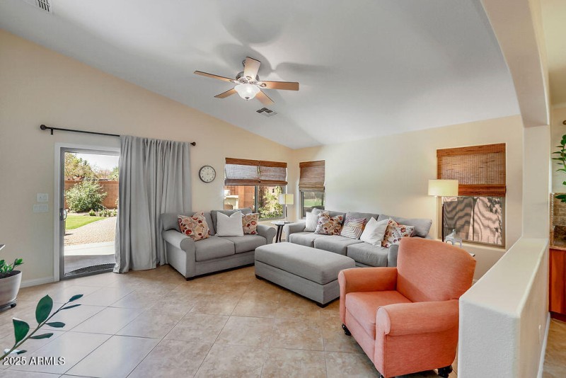 11) FAMILY ROOM