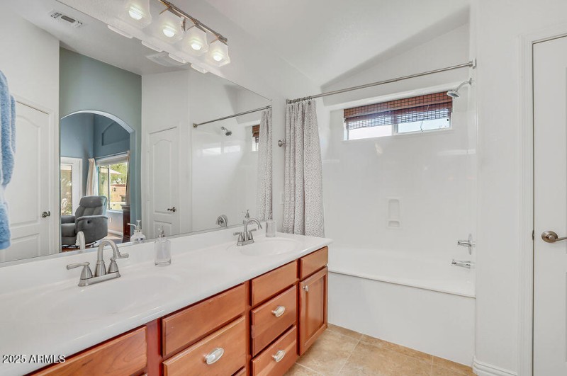 17) PRIMARY BATH