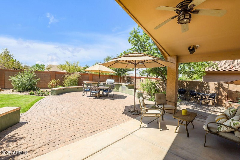 27) PATIO