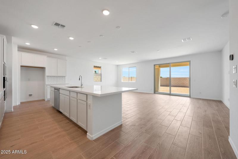 PHX_Landmarke_Lot 1070_Aqua_839_Kitchen