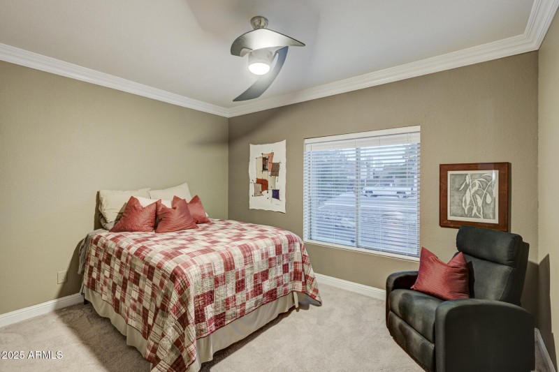 938 E Knight Ln-30