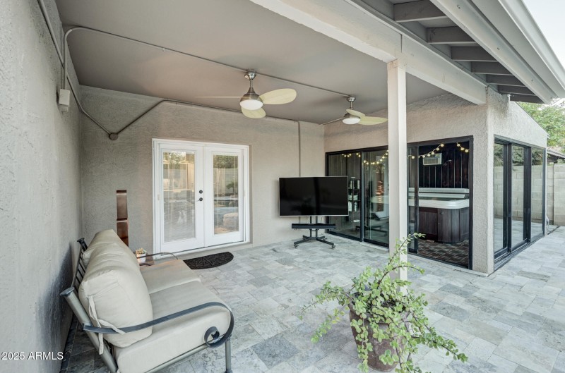 938 E Knight Ln-36