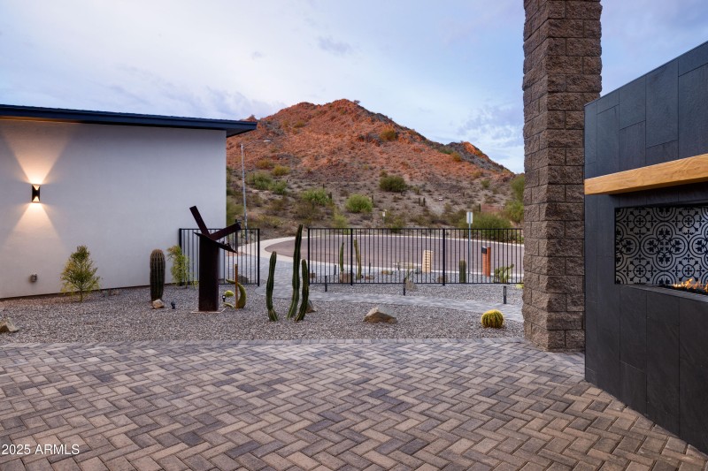 13036 North 23rd Pl, Phoenix, AZ 85022,