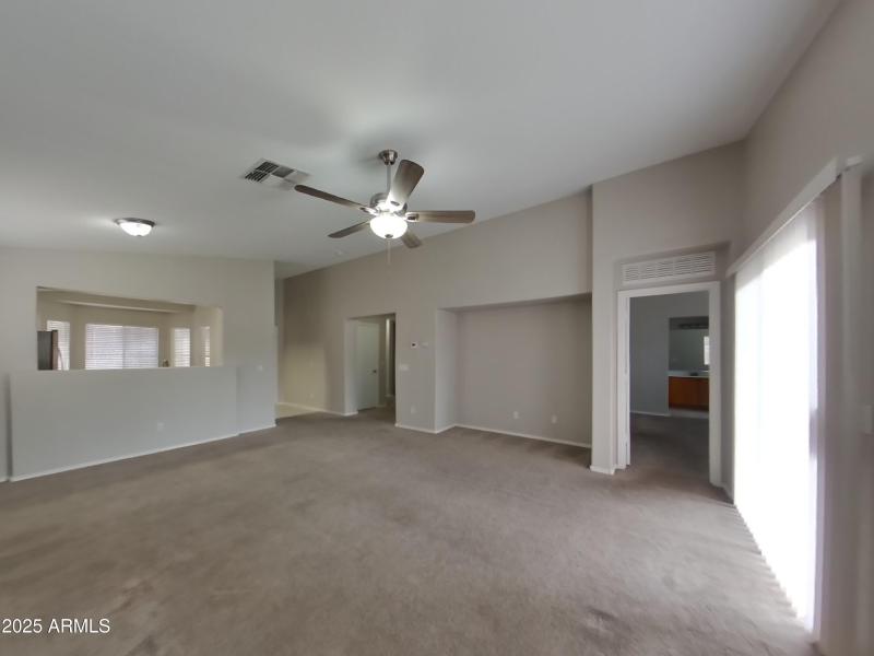 2_pc_Y2DdaVE3Ao_mn24bNHMsk_layout_1