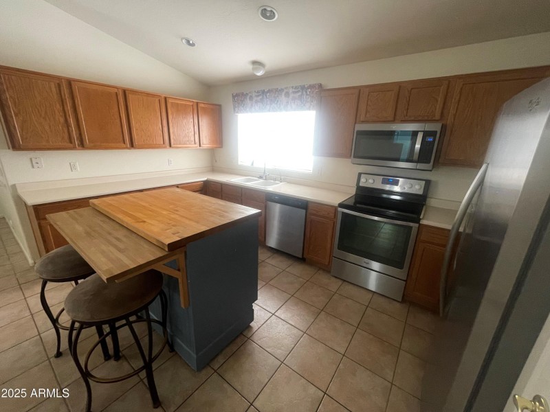 10379 W Tonopah Dr 19