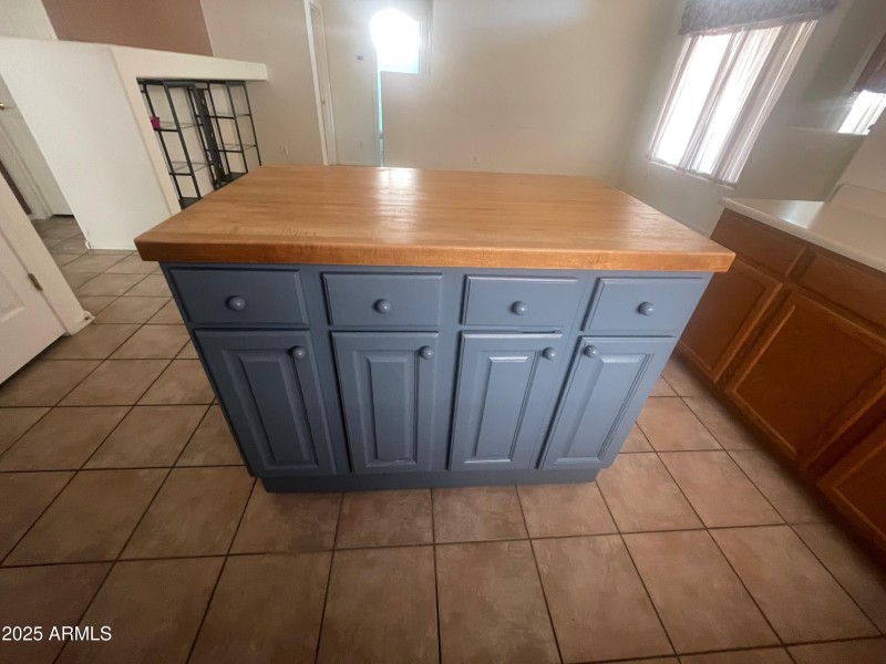 10379 W Tonopah Dr 21