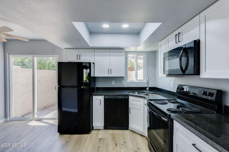 12-web-or-mls-ext_-37