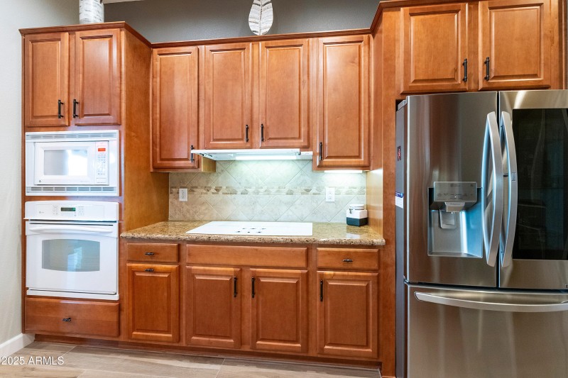 4267 E-018-030-DLB 4165-MLS_Size