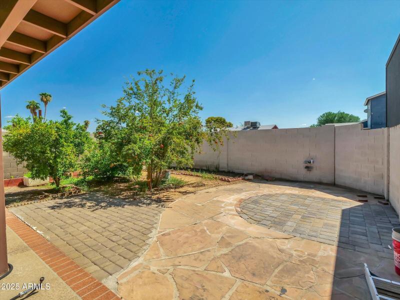 07-3421 W Country Gables Dr-7