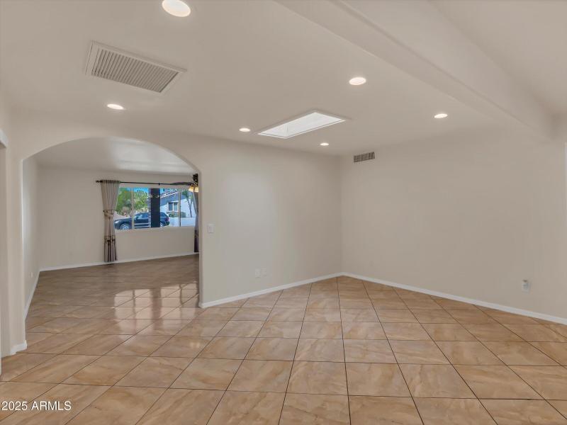 19-3421 W Country Gables Dr-19