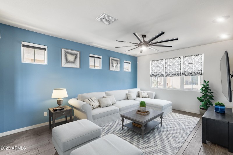 VS 44 - Family Room