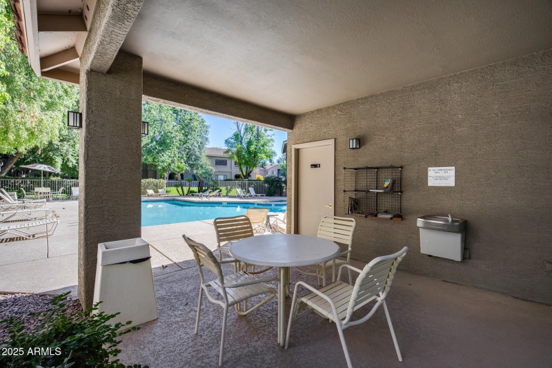 Restrooms & Fountain