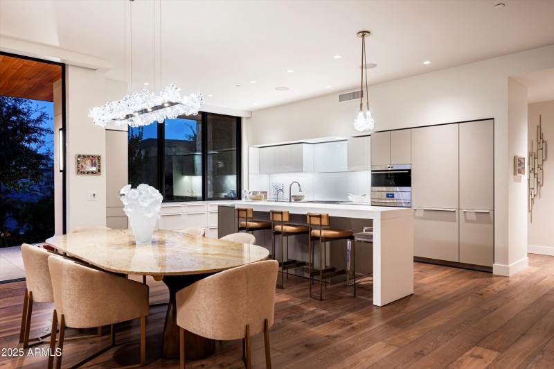 028_Dining Kitchen Twilight