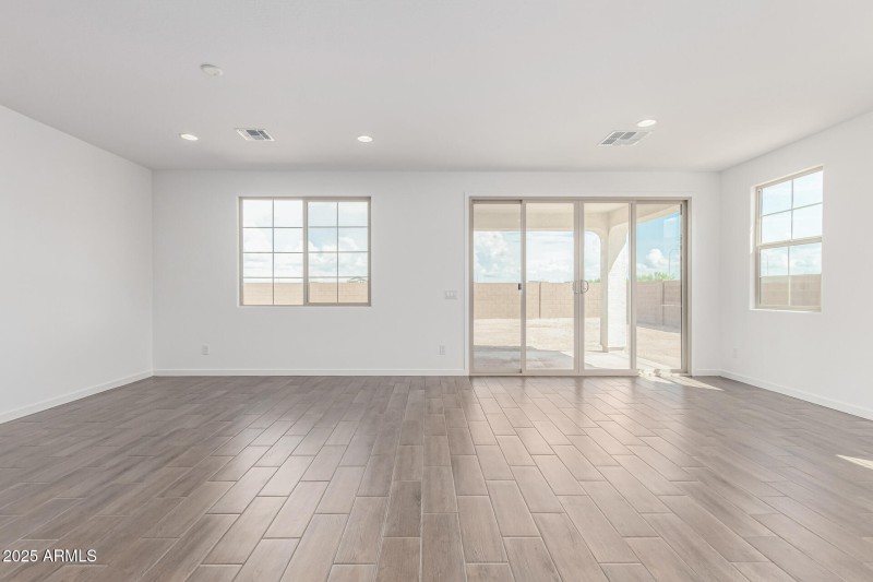 7 - Parkway 12364