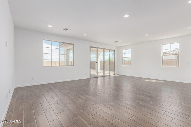 8 - Parkway 12364