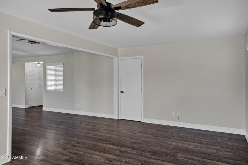 4707 W Annette Cir-11