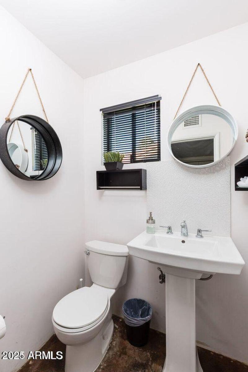 4th Bathroom (Half Bath) connected to 5t