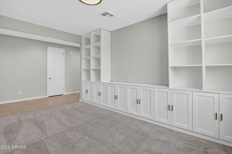 10_010_028_agent_mclake