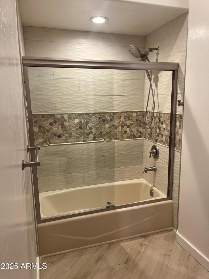 Suite3 shower