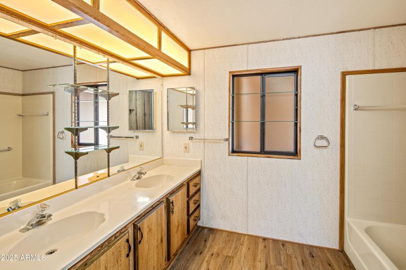 En Suite Bath - View 2