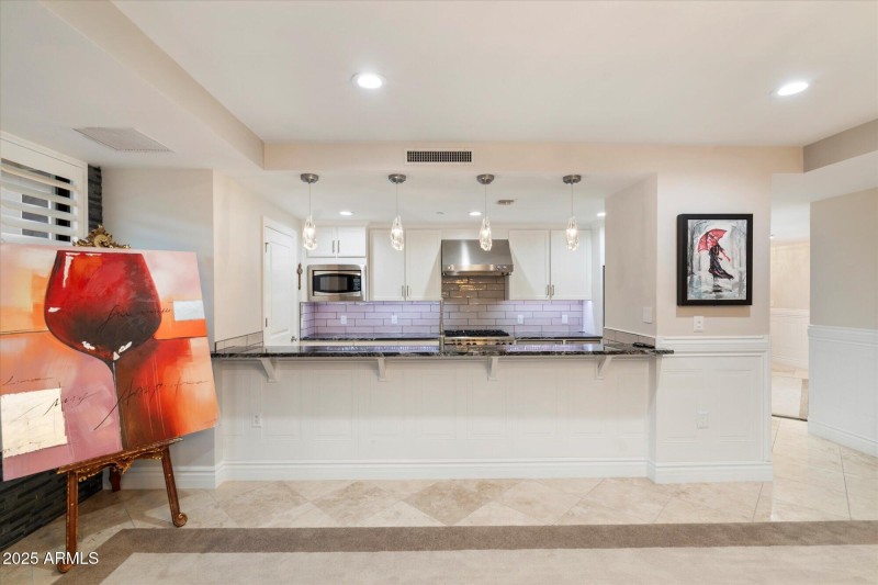 Eat-In Gourmet Kitchen