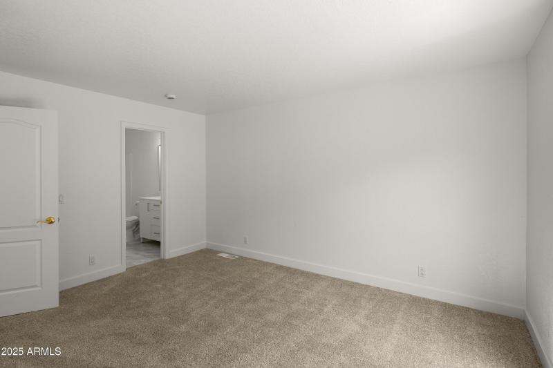 Primary Bedroom En Suite - View 4