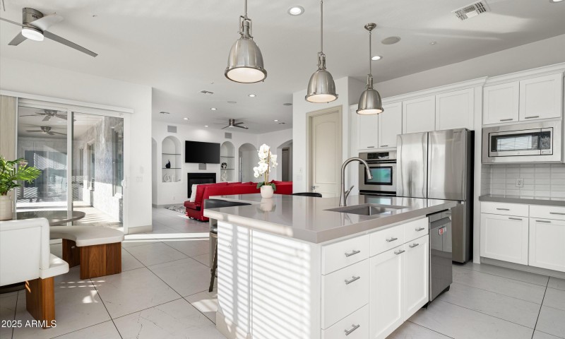 Upgraded Gourmet Kitchen