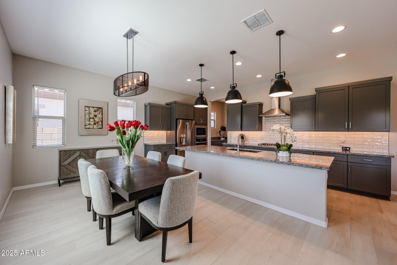 dining/kitchen