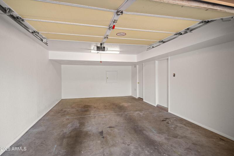 Garage + Utility Room