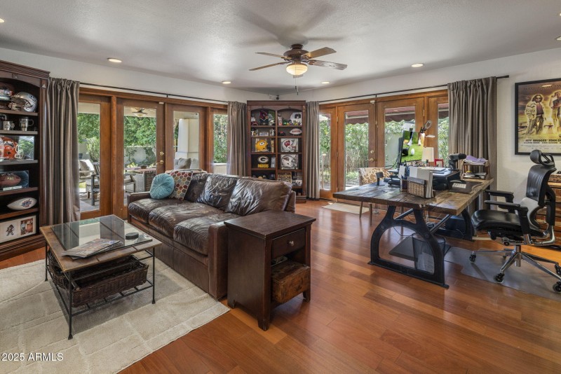 Large Bedroom/Den