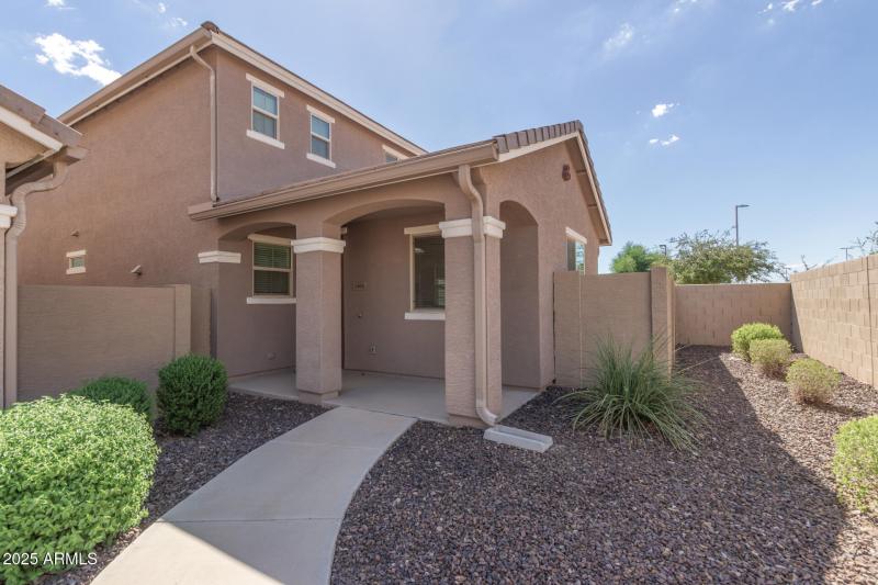 Front Door - Corner Unit (Privacy)