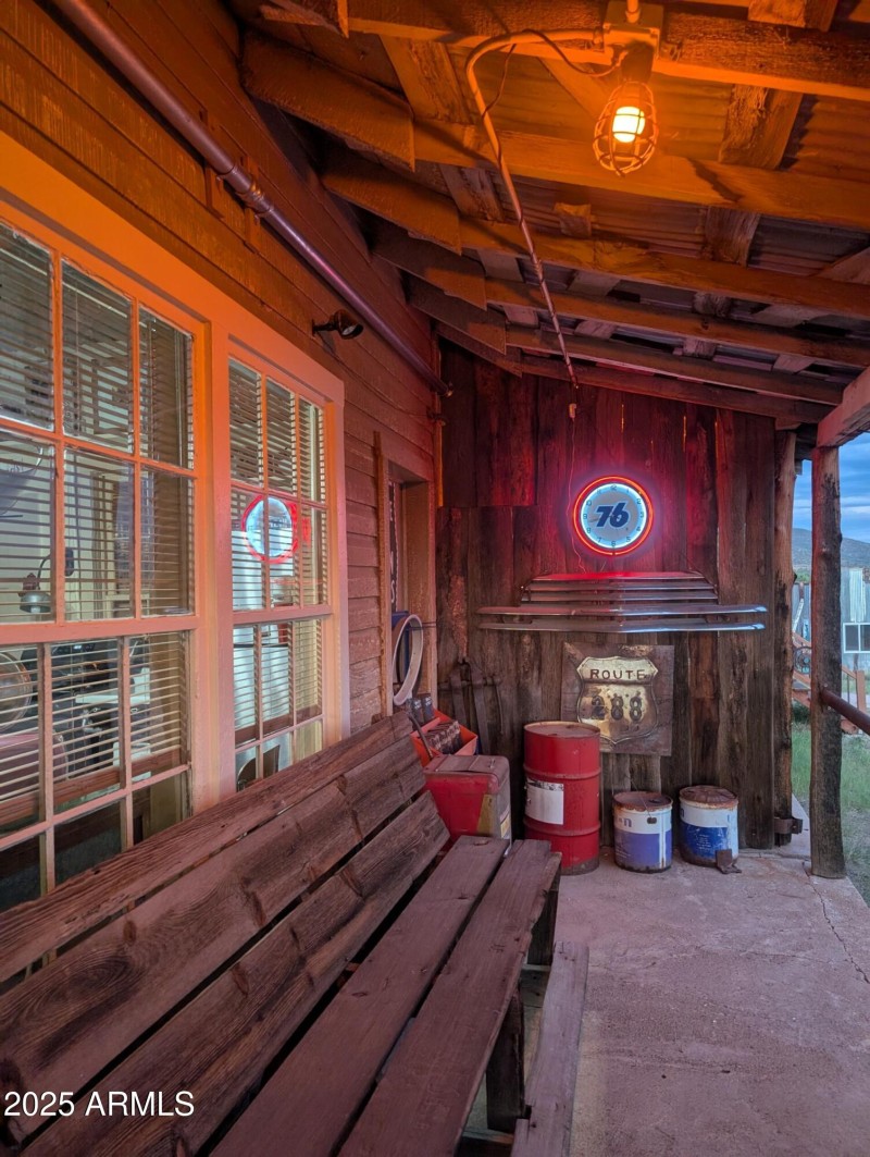 FS STORE PORCH 1