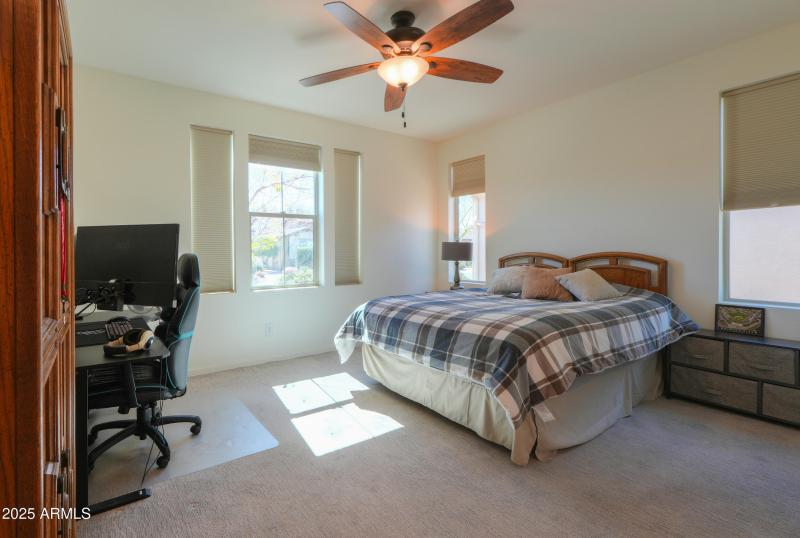 Guest room w/private bath room