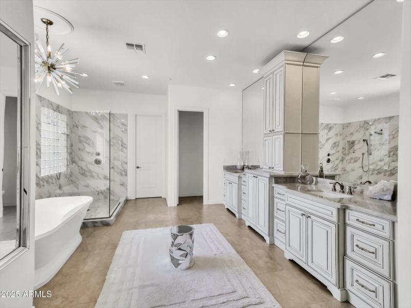 094-5016 E Lucia Drive-94