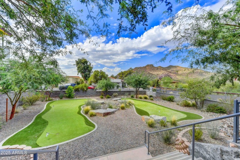 026_Area Putting Green