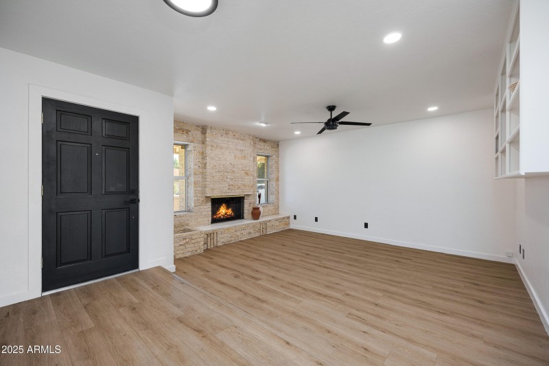 1708 E Solano Dr - 6