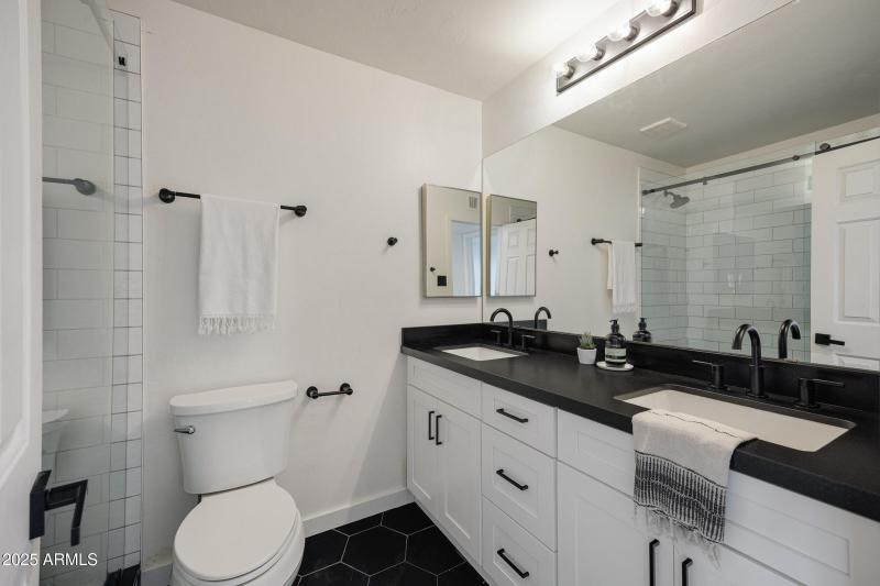 1708 E Solano Dr - 21